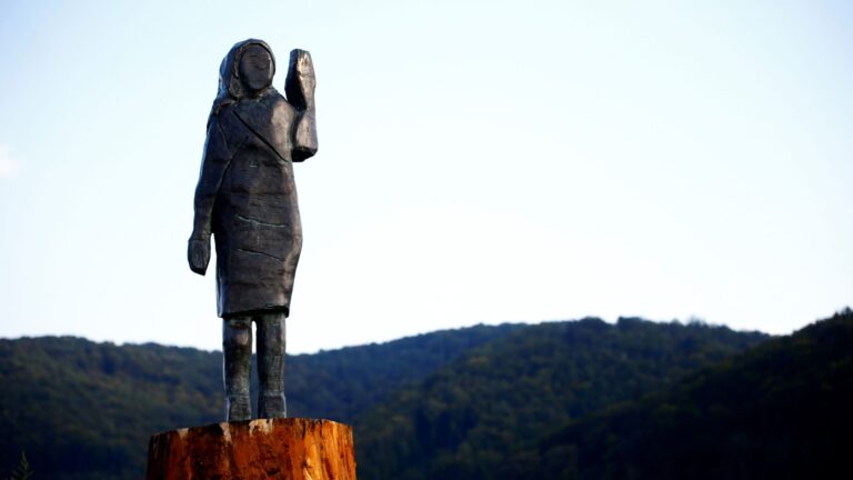 skynews-bronze-statue-melania-trump_6918708