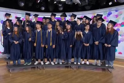 New-York-graduating-class-features-15-sets-of-twins