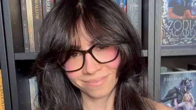 us-woman-ai-boyfriend-sarah-sinclair